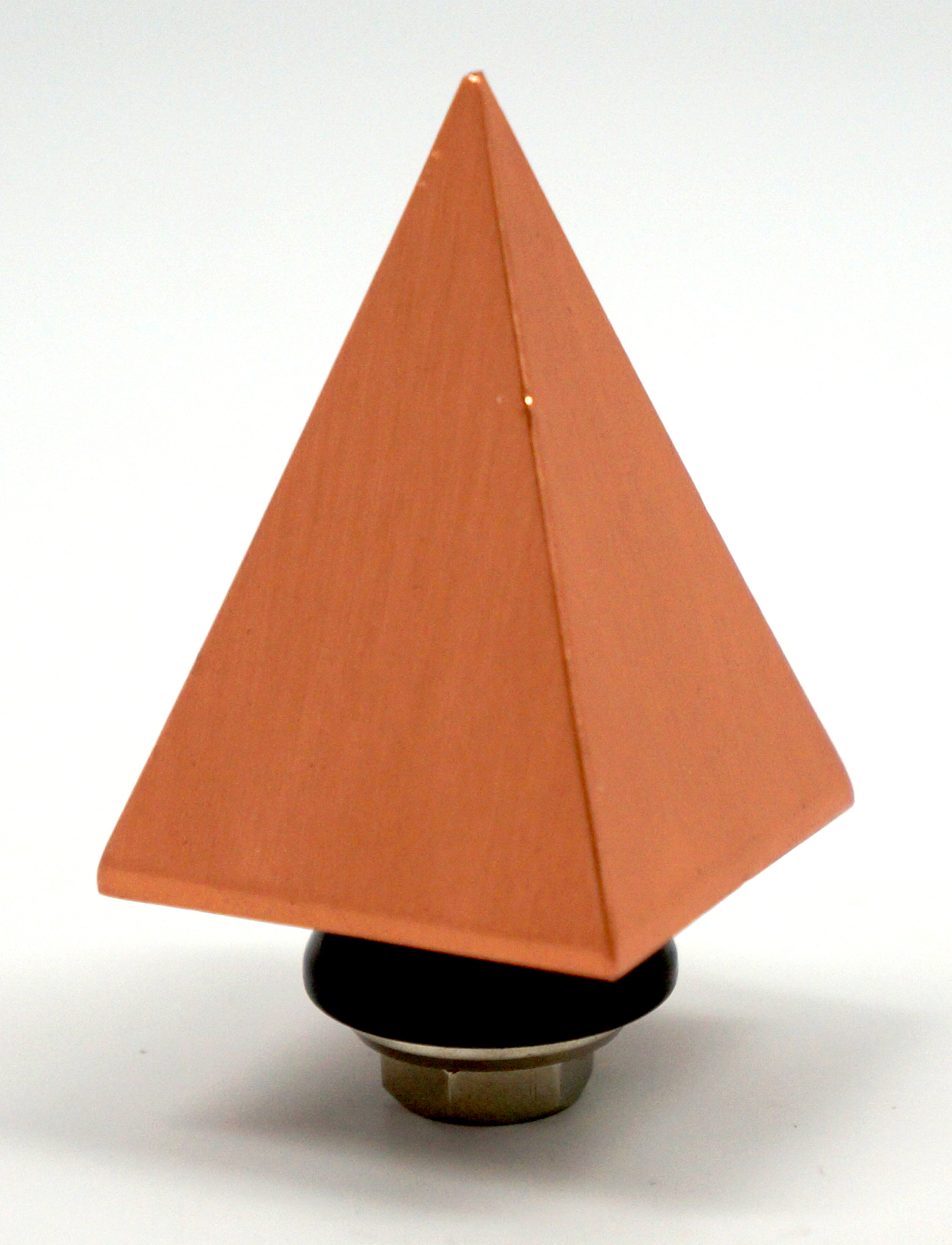 51 degree pure copper meditation pyramid is suitable for treating